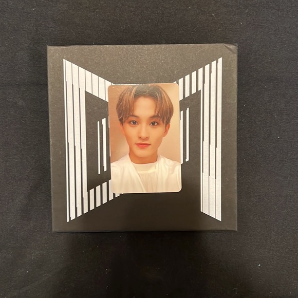 SuperM: 1st Mini Album - Picture 4 of 6